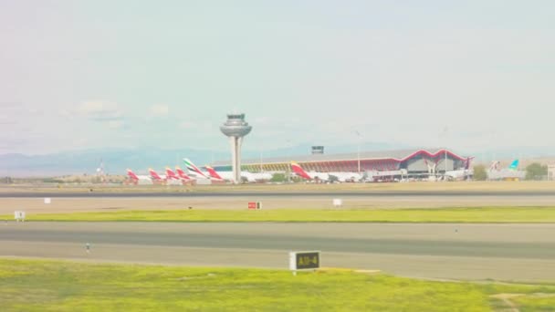 スペインのマドリード空港から出発 — ストック動画