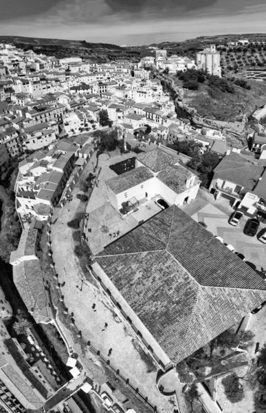 Widok Powietrza Setenil Las Bodegas Andaluzja Słynie Mieszkań Zbudowanych Skałach — Zdjęcie stockowe