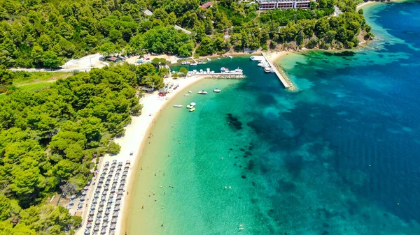 Plaża Skiathos Wieloma Parasolami Plażowymi Widok Lotu Ptaka Grecja — Zdjęcie stockowe