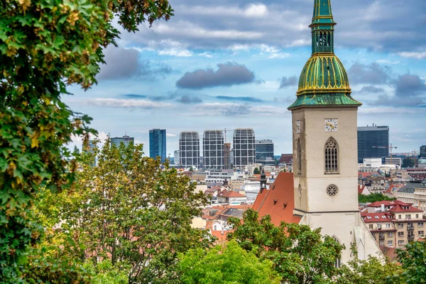 Bratislava Kalesi Nden Şehrin Gökyüzü Manzarası — Stok fotoğraf