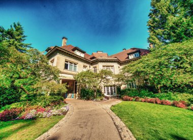 PORTLAND, OR - 21 AĞUSTOS 2017 Pittock Mansion tarihi bir 1914 evidir.