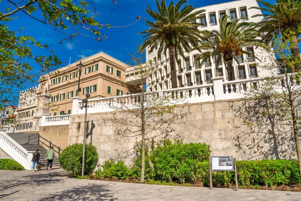 Gibraltarské Náměstí Podél Starých Zdí — Stock fotografie