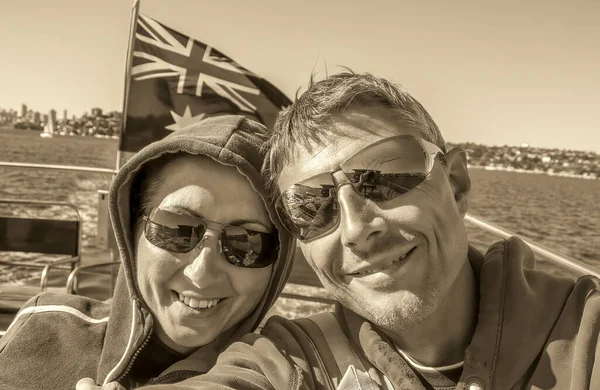 Selfie Una Feliz Pareja Caucásica Vacaciones Visitando Australian City — Foto de Stock