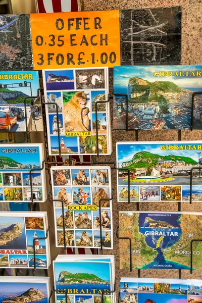 Cebelitarık Ngiltere Nisan 2023 Bir Hediyelik Eşya Dükkanının Önünde Kartpostallar — Stok fotoğraf