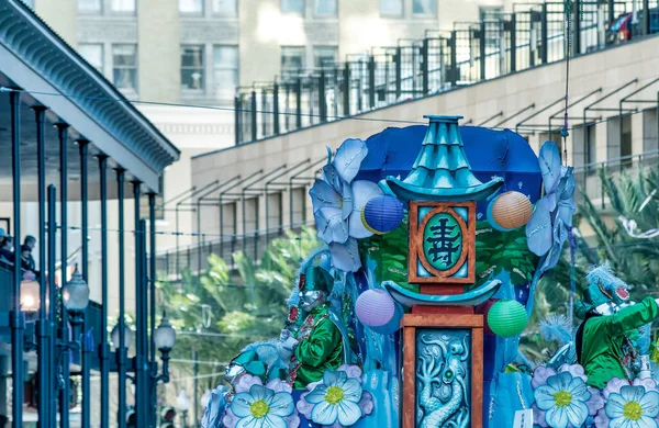 New Orleans Února 2016 Modrá Loď Proplouvá Ulicemi Mardi Gras — Stock fotografie