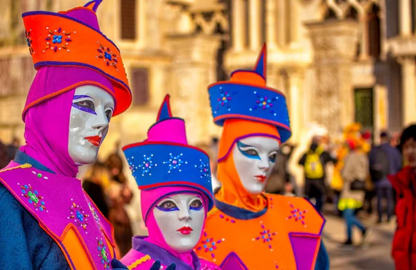 Venice Italy February 8Th 2015 People Masquerading Famous Venice Carnival — Stok Foto