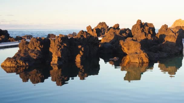 Porto Moniz Naturliga Lavapool Vid Solnedgången Madeira Portugal — Stockvideo