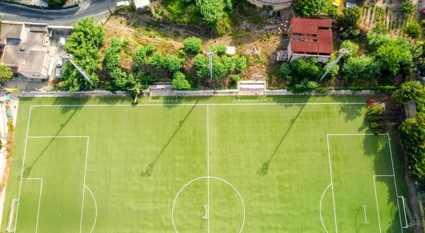夏季意大利Ischia天际线和足球场的空中景观 — 图库照片