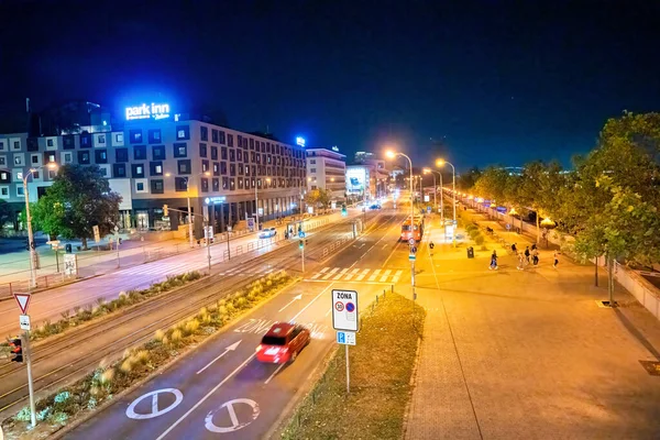 Bratislava Slovacchia Agosto 2022 Strada Cittadina Lungo Danubio Notte — Foto Stock