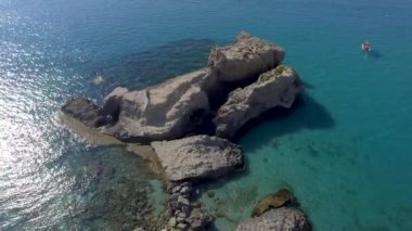 Okyanus, özgürlük kavramı hızlandırmak teknenin hava havai görünümü.