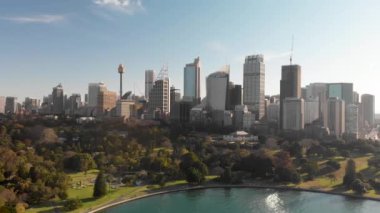 Sydney Limanı 'nın Avustralya' da kış günbatımında panoramik hava manzarası.