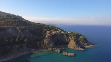 Calabria, İtalya 'daki Caminia sahili havadan.