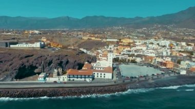 Tenerife 'de Candelaria şehir meydanı hava manzarası.