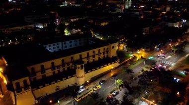 Funchal 'ın gece gökyüzü manzarası Madeira - Portekiz.