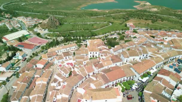 Zahara Sierra Andalusië Gezicht Vanuit Lucht Witgekalkte Huizen Met Roest — Stockvideo
