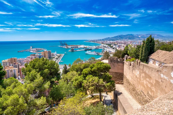 Malaga Spanya Nisan 2023 Malaga Limanının Gibralfaro Kalesi Nden Şehrin — Stok fotoğraf