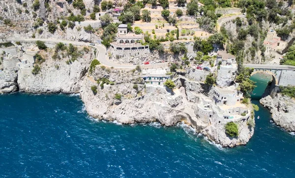 意大利夏季美丽的阿马尔菲海岸令人惊叹的空中景观 无人机的观点 — 图库照片
