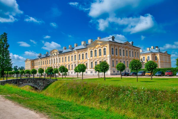 Bauska Lotyšsko Července 2017 Rundalský Palác Lotyšsku Palác Nachází Blízkosti — Stock fotografie