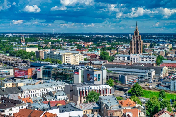 Riga Letônia Julho 2017 Riga Skyline Uma Tarde Ensolarada — Fotografia de Stock