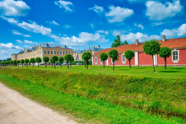 Palácio Rundale Jardins Letónia Palácio Está Localizado Perto Cidade Bauska — Fotografia de Stock