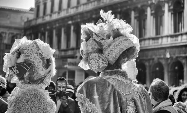Venice Italy February 8Th 2015 People Masquerading Famous Venice Carnival — Stockfoto