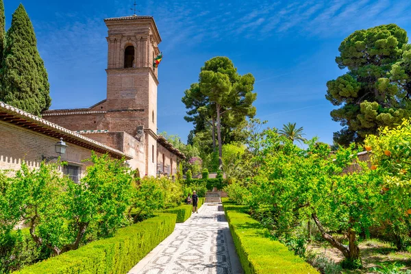 Granada Spain April 2023 Tourists Visit Jardines Del Partal Alcazaba — Stock Photo, Image