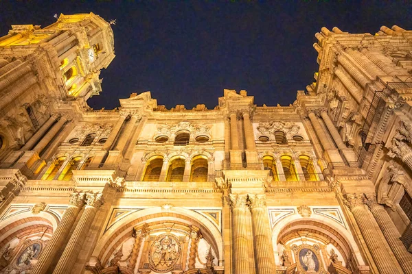 Malaga Katedrali Nin Gece Görüşü Dış Görünüş — Stok fotoğraf