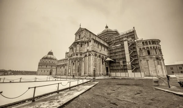 Pisa Snow Famous Landmarks Monuments Field Miracles Snowstorm — Stockfoto