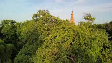 Gün batımında Sevilla 'da Espana Meydanı. Sevilla 'daki İspanyol Meydanı, eski kasaba, İspanya seyahat fotoğrafı. En popüler turistik cazibe.