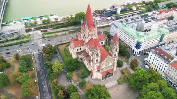 Vista Aérea Exterior Igreja São Francisco Assis Paisagem Urbana Viena — Vídeo de Stock