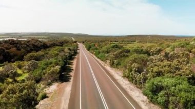 Kanguru Adası 'nda yol, İHA' dan hava görüntüsü.