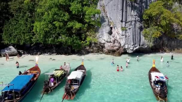 Phi Phi Don Thailand Prosinec 2019 Letecký Pohled Turisty Dřevěnou — Stock video