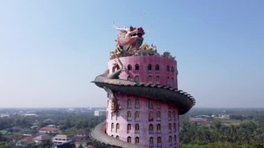 Sam Phran Bölgesi 'ndeki Wat Samphran Dragon Tapınağı' nın yukarıdan görünüşü - Nakhon Pathom, Tayland.