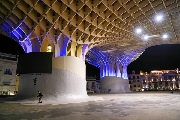 Sevilla Hiszpania Kwietnia 2023 Metropol Parasol Sewilli Nocą — Zdjęcie stockowe