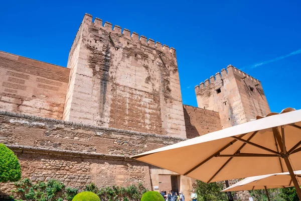 Granada Spagna Aprile 2023 Turisti Visitano Famoso Monumento Alcazaba — Foto Stock