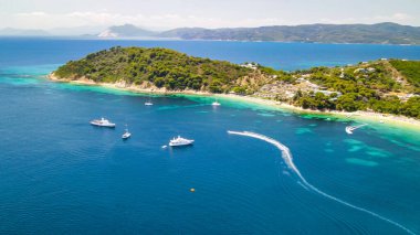 Yunanistan 'ın Skiathos kentindeki Koukounaries Sahili' nin inanılmaz hava manzarası
