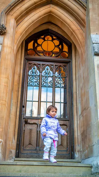 访问英国伦敦的幼儿 — 图库照片