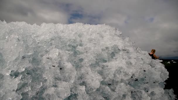 Jokulsarlon Gölü Zlanda Yaz Mevsiminde Iceberg Sahildeki Yakın Çekimi — Stok video