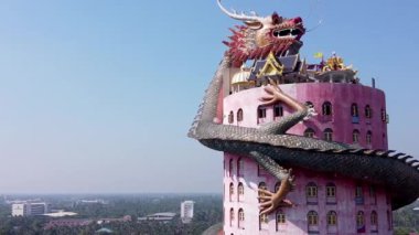 Bangkok, Tayland yakınlarındaki Wat Samphran Ejder Tapınağı. İHA 'dan havadan panoramik görüntü.