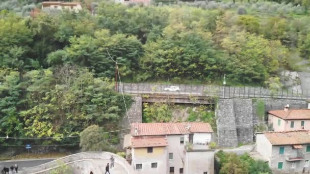 Erstaunliche Luftaufnahme Der Ponte Della Maddalena Bekannt Als Teufelsbrücke Der — Stockvideo
