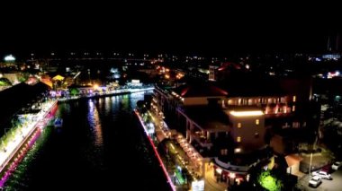Malacca nehri ve gece ufuk çizgisi, İHA 'dan hava manzarası.