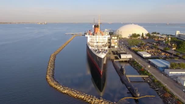 Flygfoto Över Queen Mary Dockade Hamnen Long Beach — Stockvideo