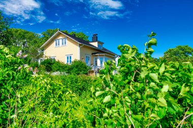 Suomenlinna Kalesi, altı tanesi takviye edilmiş sekiz adadan oluşan bir deniz kalesidir, Helsinki.