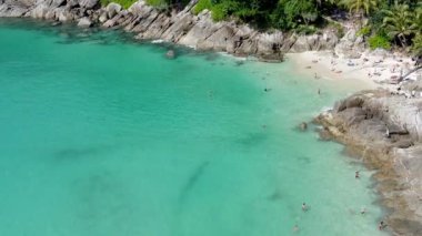 Phuket, Tayland 'daki Freedom Beach hava manzarası.