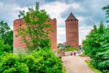 Sigulda, Letonya - 13 Temmuz 2017: Turaida Şatosu.