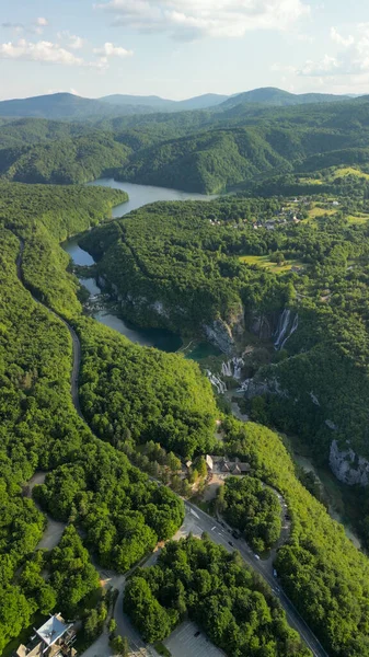 Vista Aérea Panorámica Los Lagos Bosques Plitvice Temporada Verano Croacia —  Fotos de Stock