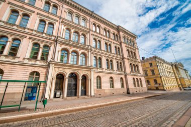 Helsinki, Finlandiya - 3 Temmuz 2017: Güneşli bir yaz gününde Helsinki kenti.