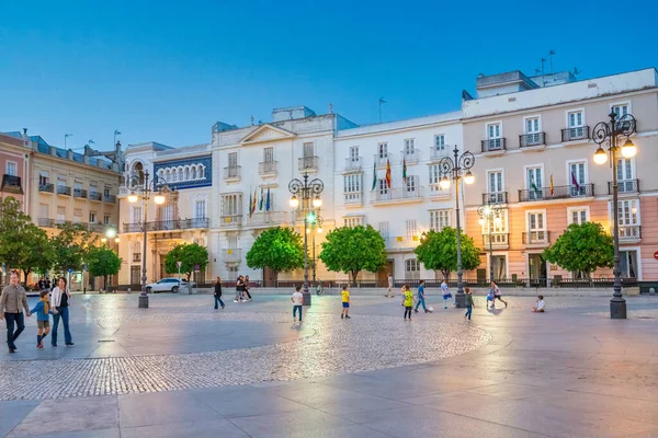 Cadiz Spain April 2023 Tourists Main City Square Night — Stock Photo, Image