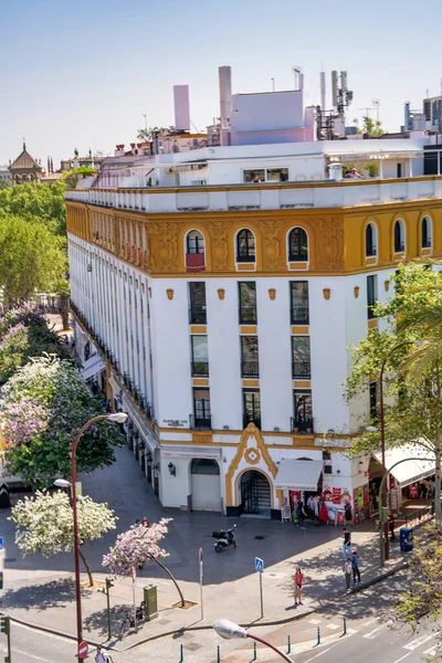 Sevilla Spanje April 2023 Toeristen Langs Straten Van Stad Een — Stockfoto