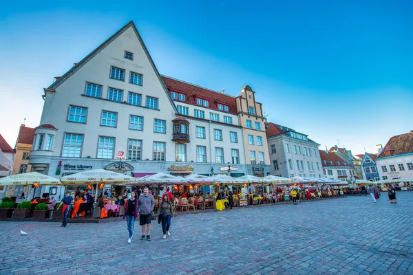 Tallinn Viro Heinäkuuta 2017 Tallinnan Kadut Keskiaikaiset Rakennukset Kesäpäivänä — kuvapankkivalokuva